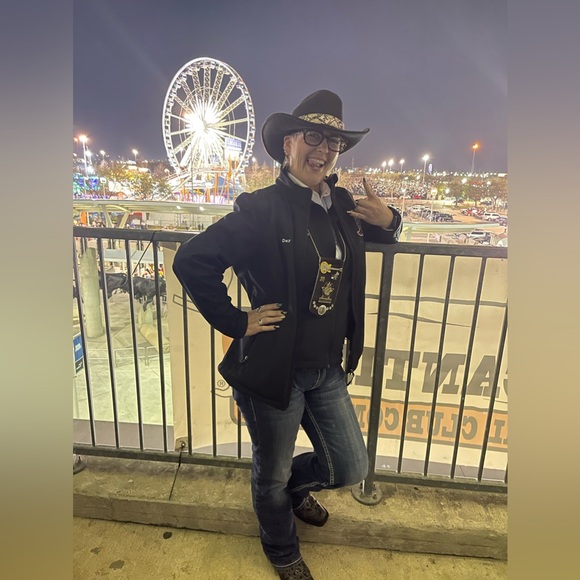 Meet your Posher, Destria - Picture 5 of 5